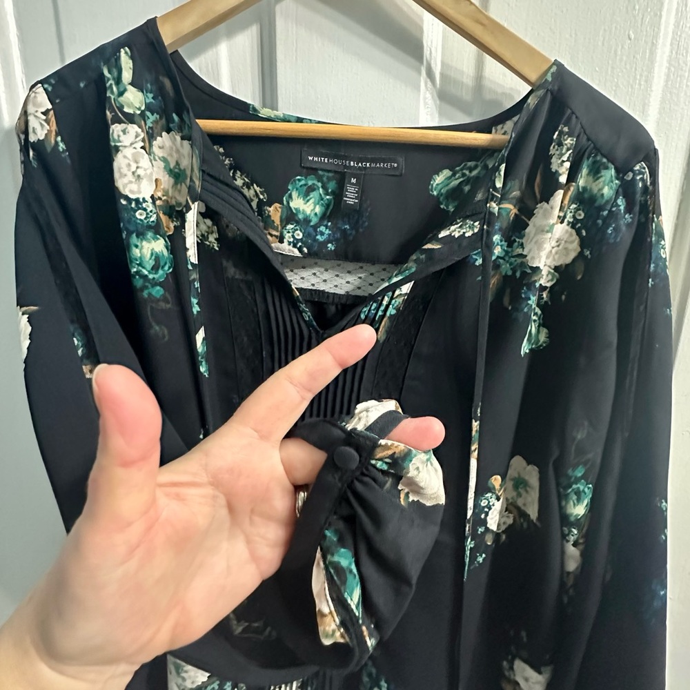White House Black Market Black Floral Split-Sleeve Blouse - Picture 6 of 11